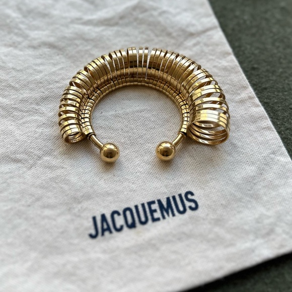 Jacquemus Gold Cuff Bracelet - Picture 4 of 6